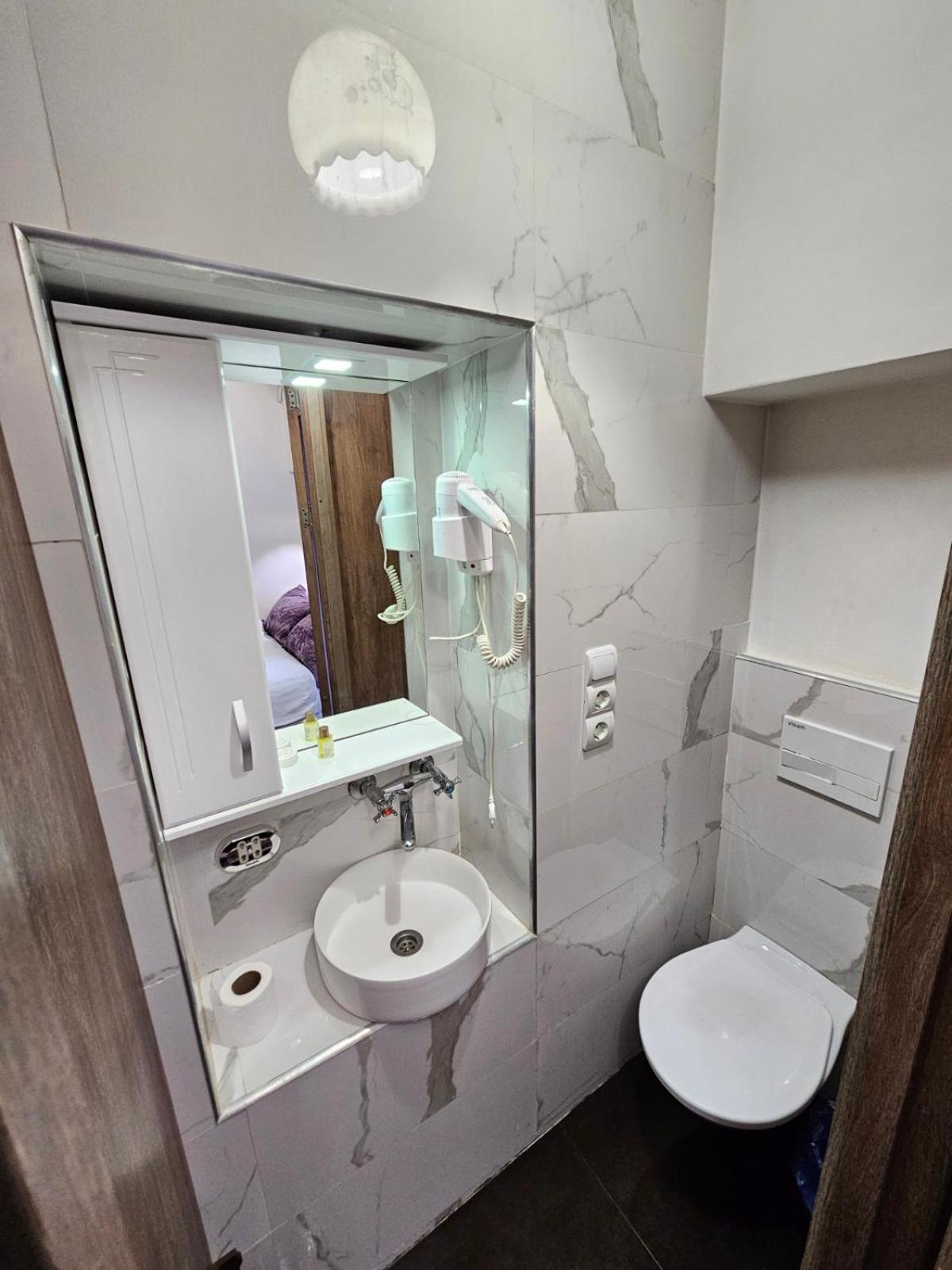 Bella Donna Hotel Chişinau Exteriör bild